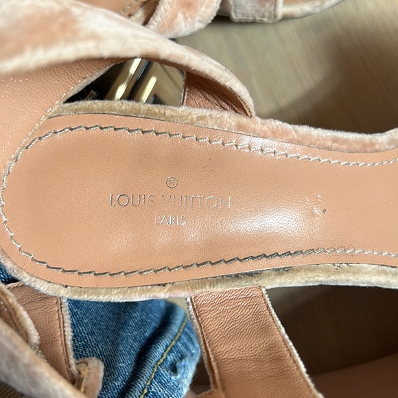 Louis Vuitton heels - Picture 5 of 15